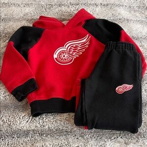 GUC RED WINGS SWEATSUIT SIZE 2T